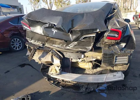 2021 Tesla Model 3 Standard Range Plus Rear-Wheel Drive z USA, uszkodzony, nr VIN 5YJ3E1EA0MF067081